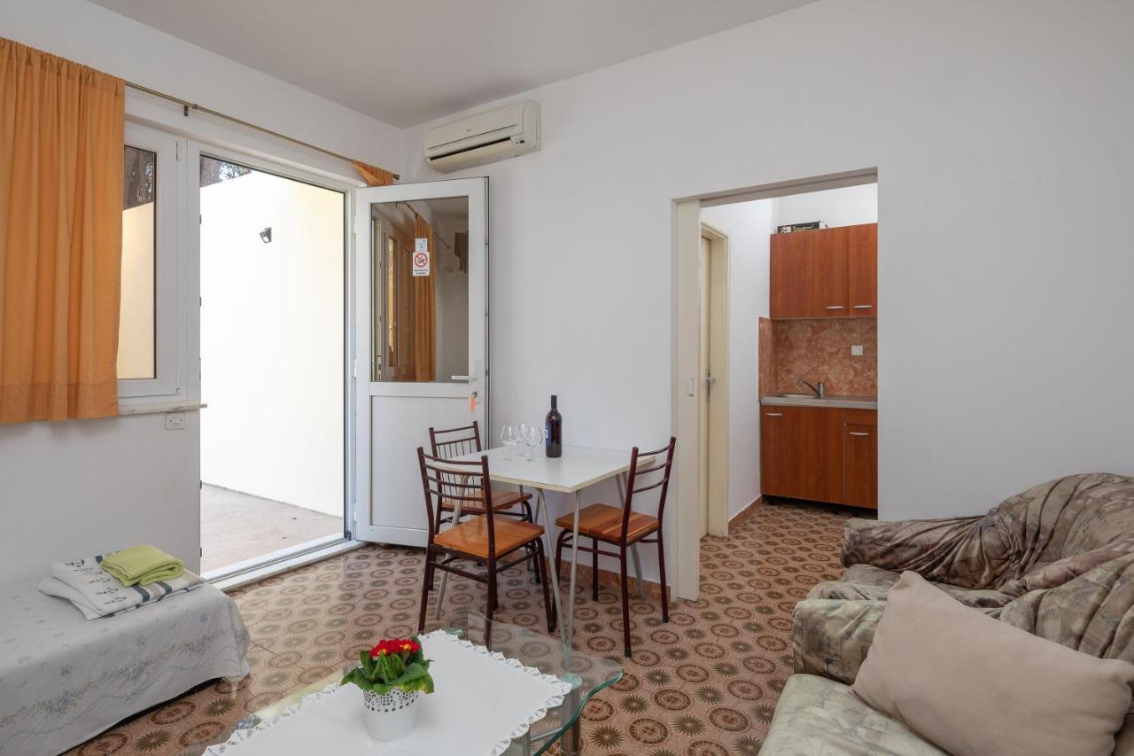 Beach Apartments "Bili Cvitak" Duce Ngoại thất bức ảnh